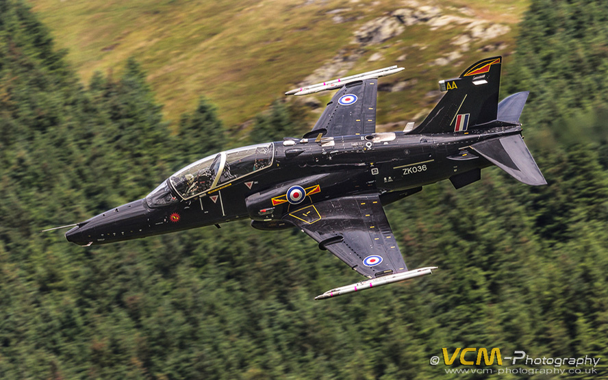 BAE Hawk T.2 ZK036 Low Level