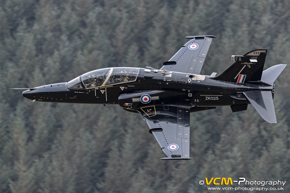 Hawk T.2, ZK025 Low Level