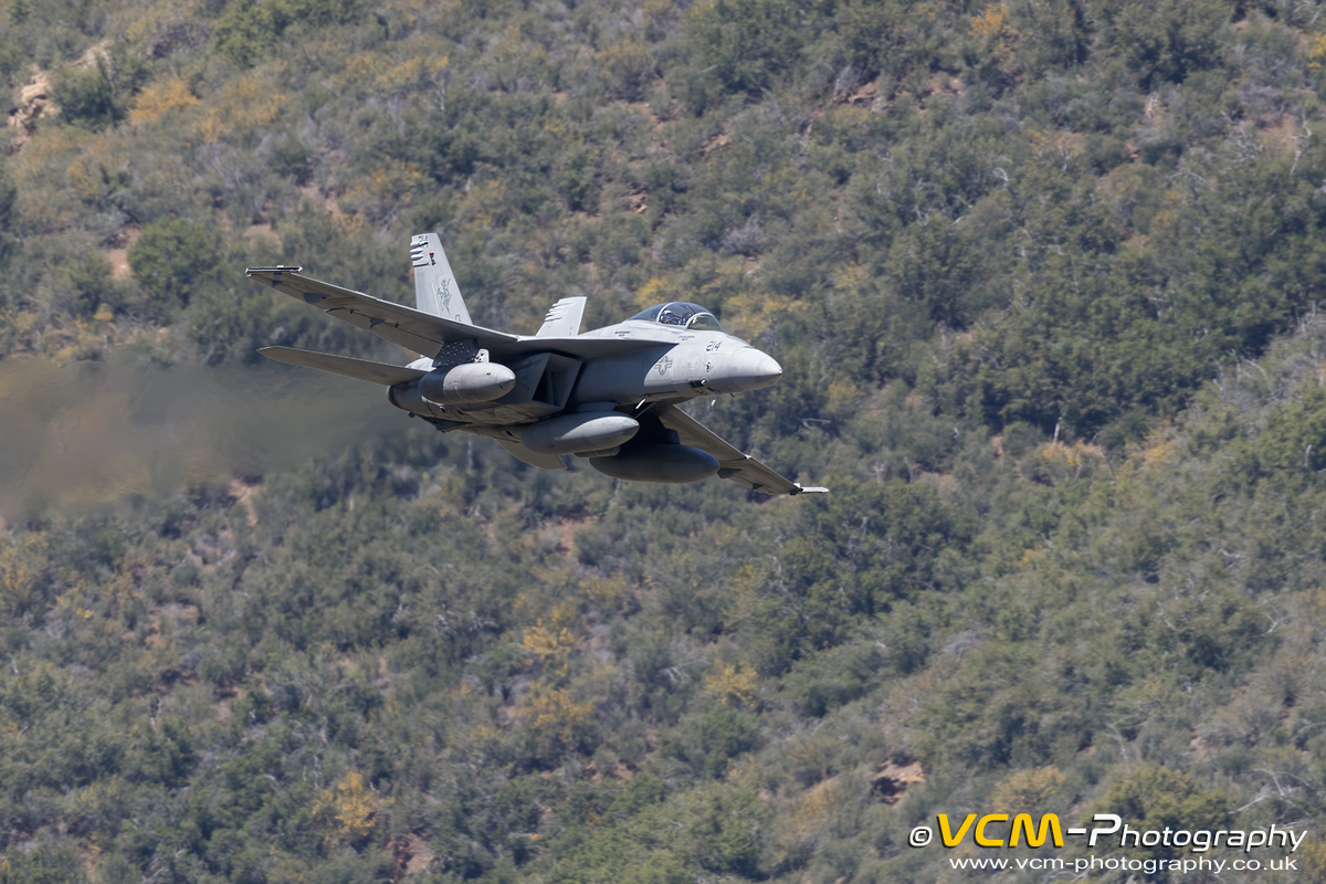 F/-18F Super Hornet, BuNo. 165669 low level